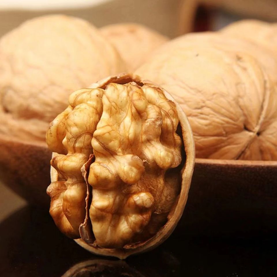 Raw Walnuts | Walnut| Premium Quality, Unsalted | Healthy Snack for Baking, Salads, Oatmeals & Cooking | 250g - 500g